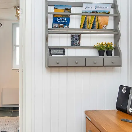 7 Person In Bjert-by Traum *